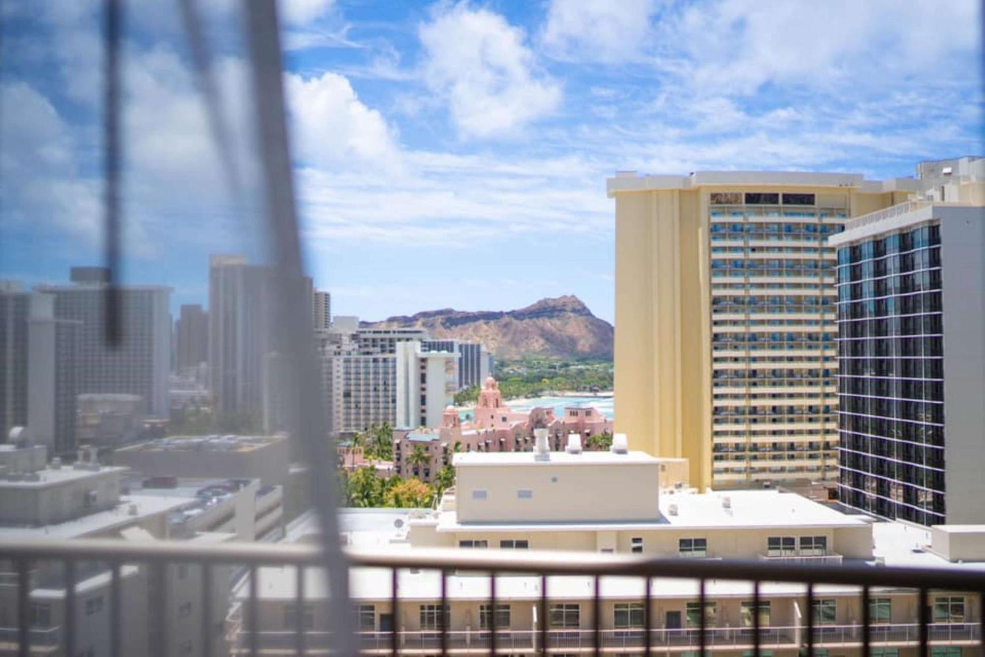 Embassy Suites By Hilton Waikiki Beach Walk Honolulu Exterior foto